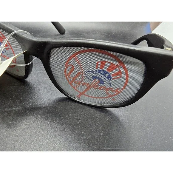 NY Yankees Novelty Eye Wear Sunglasses Top Hat And Bat Logo NEW OLD STOCK - Picture 6 of 8